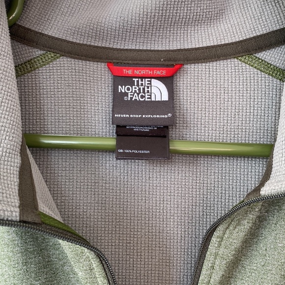 The North Face Men's Quarter-Zip pullover - Picture 2 of 6